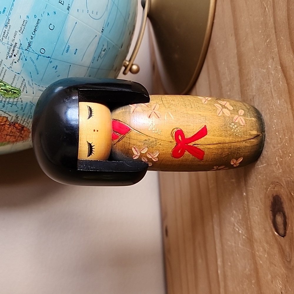 Vintage Japanese KOKESHI wooden doll